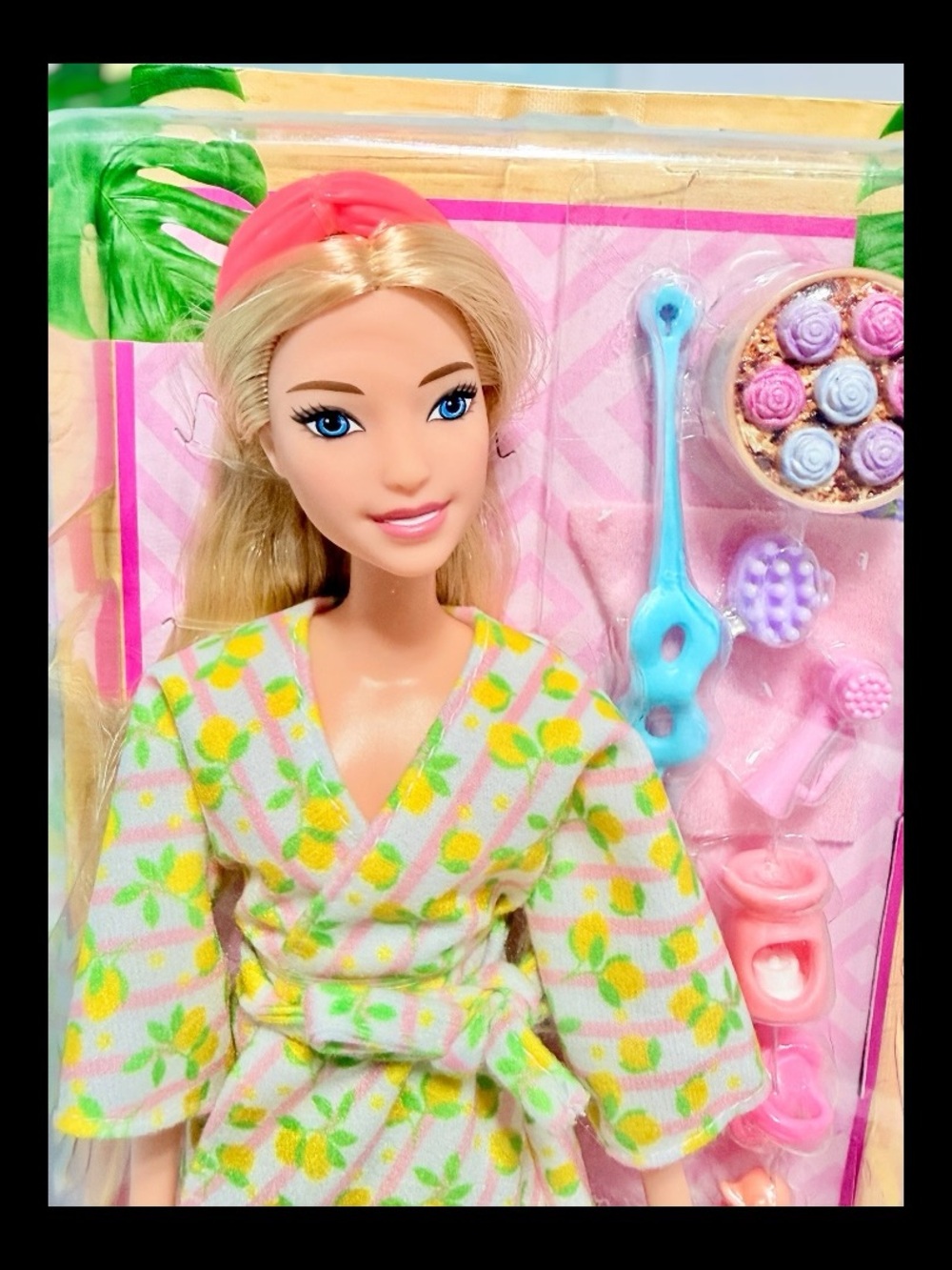 Barbie Spa Day Doll Blonde Robe Puppy Bath Accessories NIB HKT90